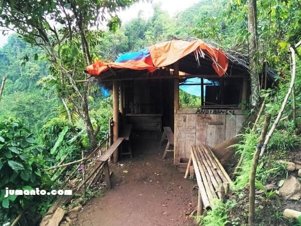 gubug air terjun lembah pelangi